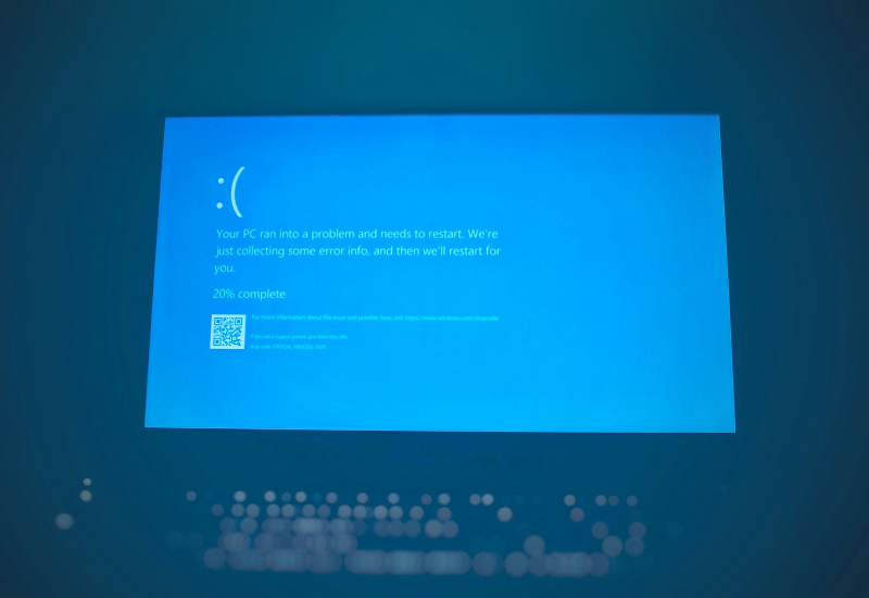 Aktualizace Dell SupportAssist způsobila masivní modré obrazovky a nekonečné restartování notebooků