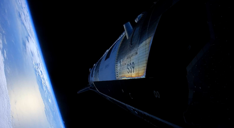 SpaceX poprvé vyslala na orbitu novou megaraketku Starship V3 – po ztrátě motoru se mise přesto úspěšně ukončila