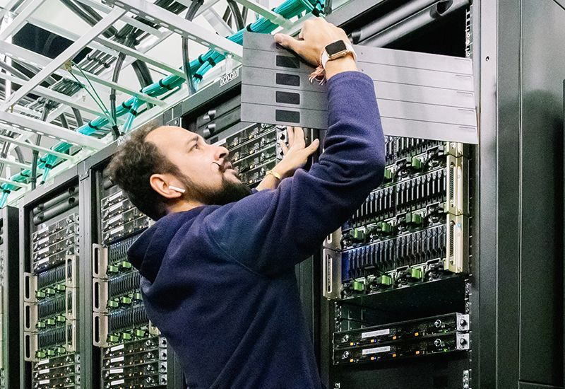 Akcie Nvidia dosáhly vrcholu a silný čtvrtletní výsledek jen mírně oslabí růst, pokud vůbec zvýší cenu.