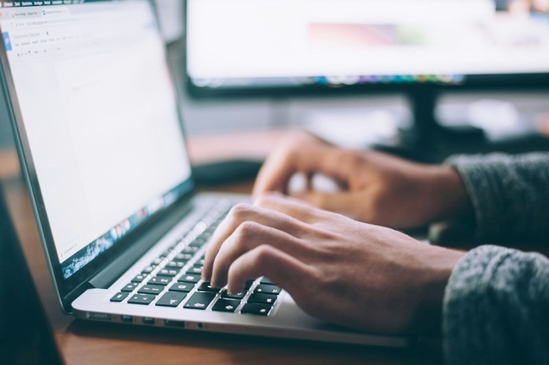 Bloggeři dávají špatné rady, ale jejich publikum zůstává spokojené: výzkum ukázal, že 90 % doporučení je považováno za chybná.