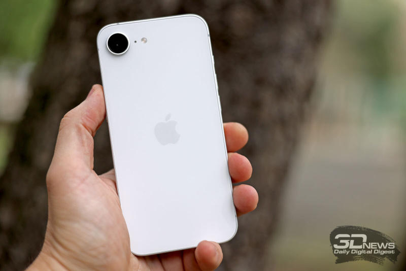 Apple drží 69 % amerického trhu s mobilními telefony, zatímco Samsung má jen patnáct procent.