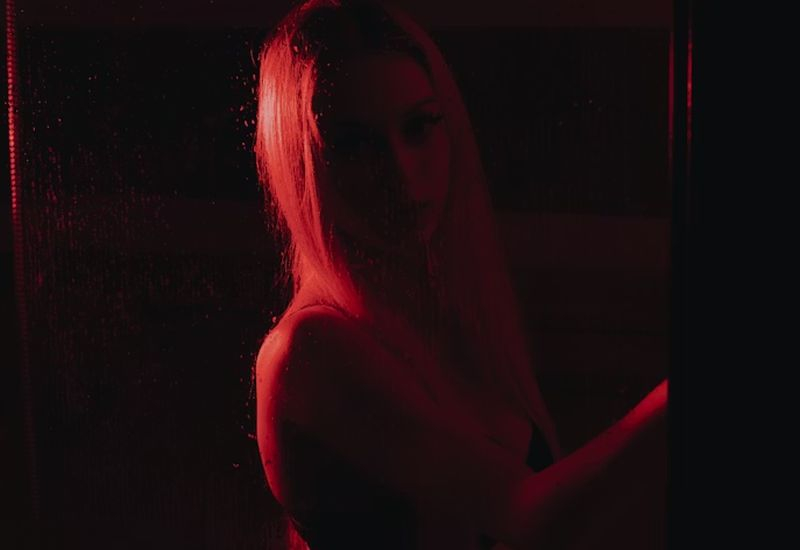 OpenAI odložila vytvoření dospělého obsahu v ChatGPT a projekt AI‑bota pro dospělé „vložila do dlouhého koše“.