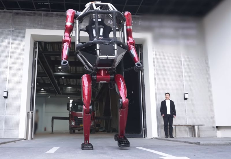 Unitree představil 500 kg chodícího robota s vnitřním prostorem pro člověka