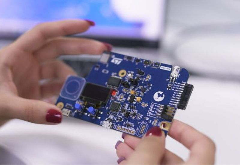 Čína je schopna získat až 42 % globálního trhu s masovými mikročipy do roku 2028, pokud využije umělou inteligenci.