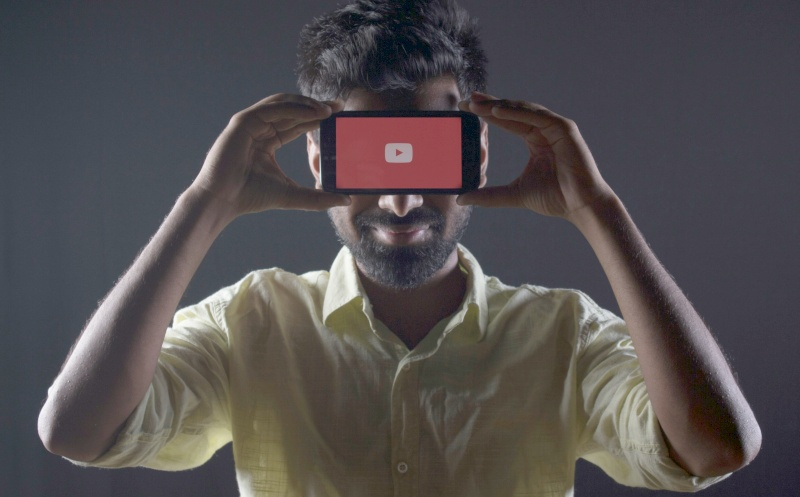 YouTube zavádí povinnou reklamu pro sledování na televizorech po celém světě