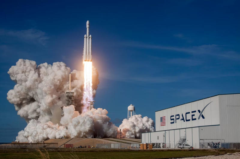 SpaceX skončil rok 2025 s ziskem ve výši 8 miliard dolarů: při vstupu na burzu by hodnota společnosti mohla přesáhnout 1,5 bilionu dolarů.