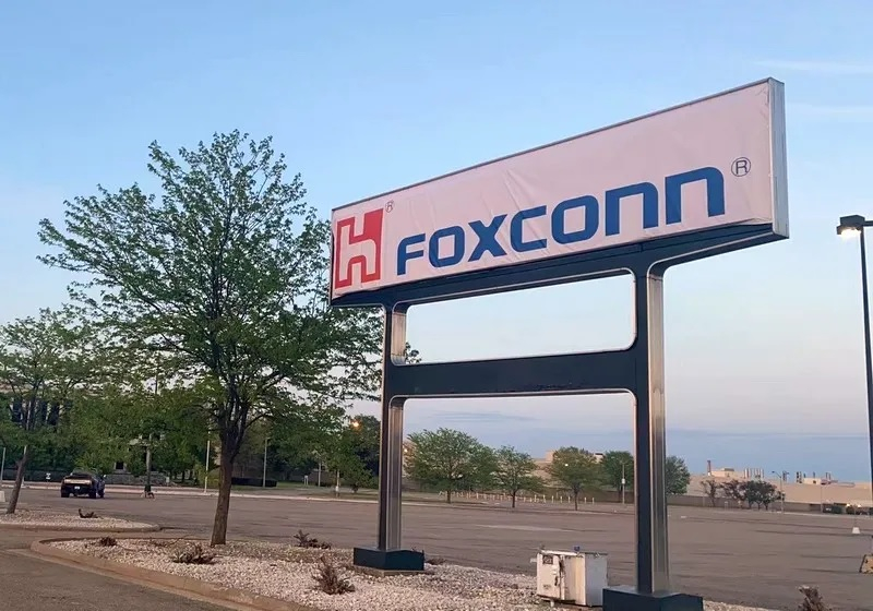 Foxconn rozšíří výrobu AI serverů a dodá je jak NVIDIA, tak Intelu