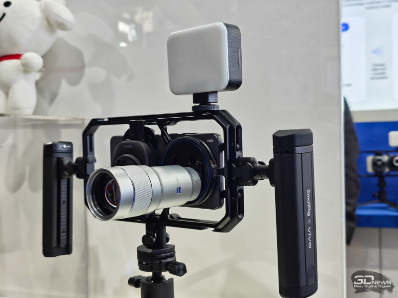 Vivo představila smartphone X300 Ultra s rozšířeným fotoaparátem a slibuje ho zpřístupnit mimo Čínu