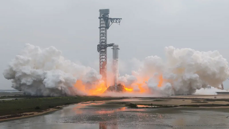 SpaceX dokončila počáteční palebové testy nového Super Heavy a nyní je připravena k startu Starship V3