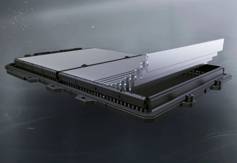 Čínský výrobce BYD uvedl na trh nový akumulátor Blade Battery 2.0 na bázi lithiové železo-fosfátu: nabije se do 97 % za pouhých devět minut