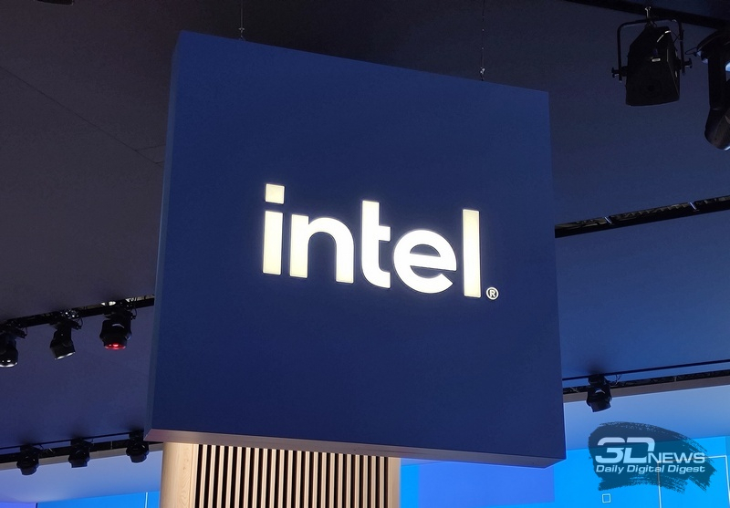 Akcie Intelu vzrostly o 10 % po vyhlášení Trumpa o dohodě na výrobě čipů pro Apple