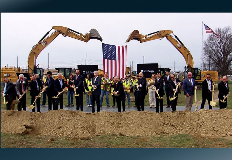 SoftBank se stále hlouběji ponořuje do miliardového dluhu a staví na umělém inteligenci jako klíčovém faktoru vývoje