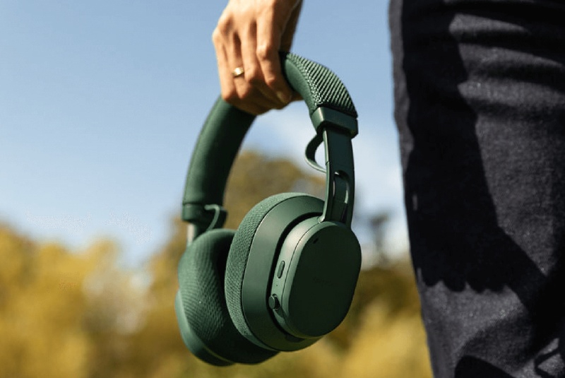 iFixit umístil AirPods Max 2 do kategorie „špatná opravitelná“ a ohodnotil je pouze čtyřmi body z deseti.