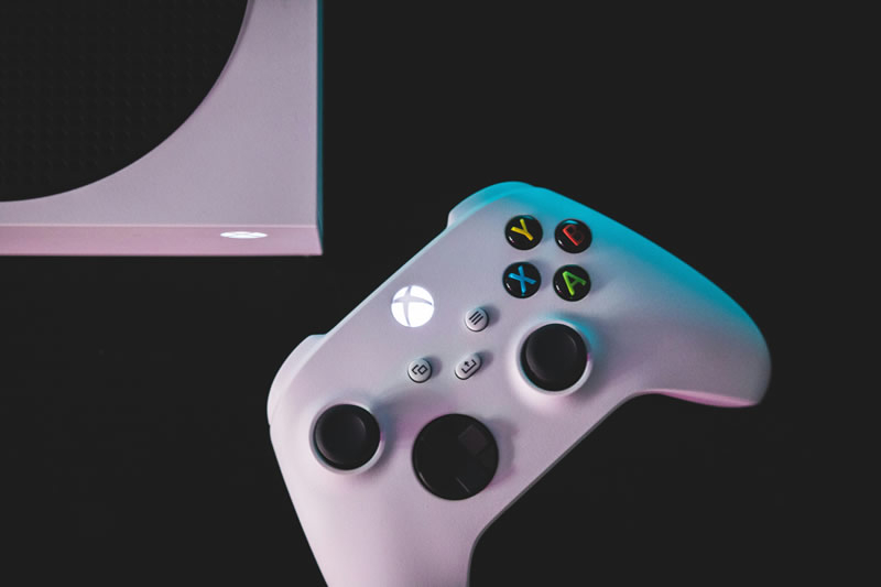 Nedostatek paměťových čipů přiměl Microsoft přepracovat termíny vydání Xboxu