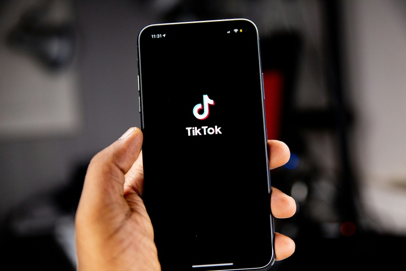 EU se zabývá TikTokem a Instagramem kvůli jejich „závislému“ designu.