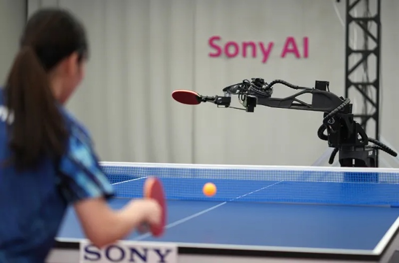 Sony vydalo robota, který poprvé porazí profesionální hráče v stolním tenisu.