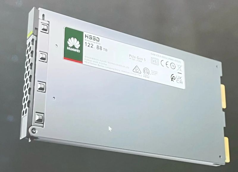 Huawei vyvinula způsob výroby SSD o kapacitě 122 TB bez použití vysoce technologické flash paměti