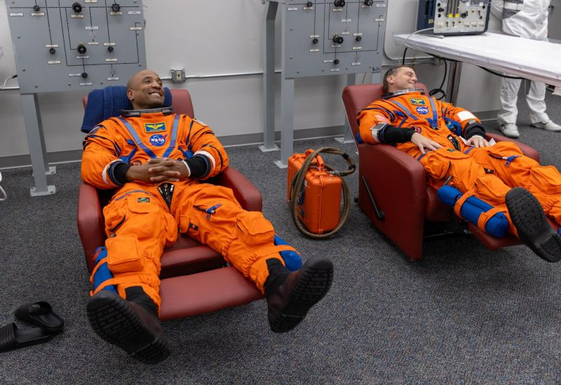 NASA nyní umožňuje astronautům přinášet s sebou iPhone během mise Artemis II na Měsíc