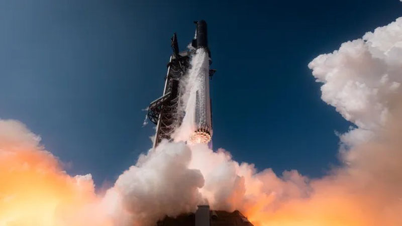 První let Starship V3 potvrdil spolehlivost aktualizované megaraketové platformy i přes následnou explozi