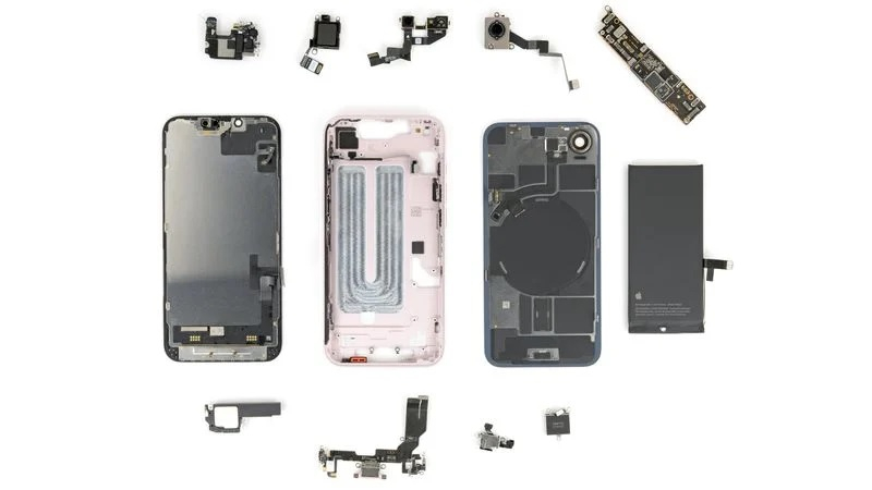 iFixit rozkryl iPhone 17e – zadní kryt s MagSafe funguje i na iPhone 16e