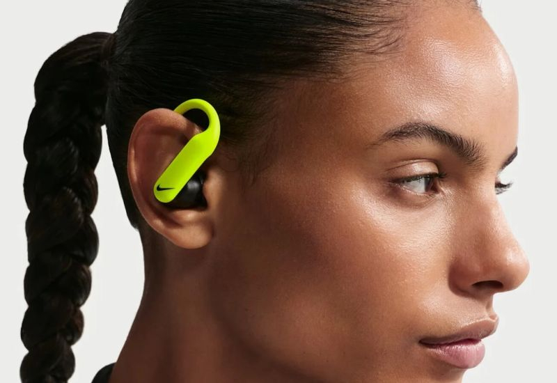 Apple a Nike společně představili limitovanou sérii sluchátek Powerbeats Pro 2