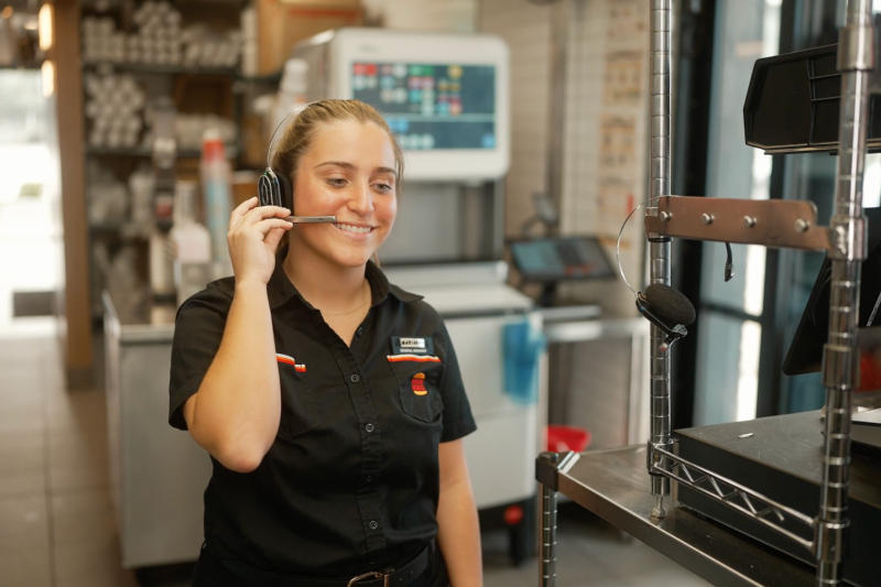 Burger King použije umělou inteligenci k ověření, zda personál říká „prosím“ a „děkuji“.