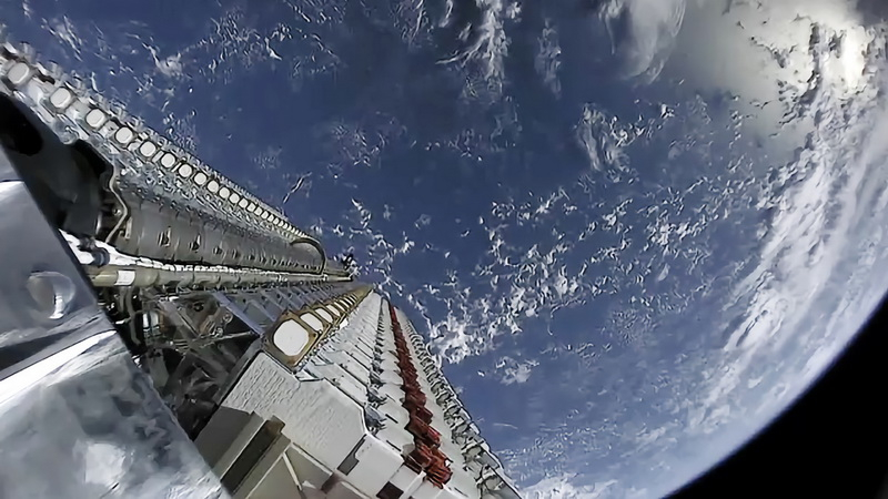 Google diskutuje se společností SpaceX o instalaci orbitálních datových center v rámci své iniciativy Suncatcher