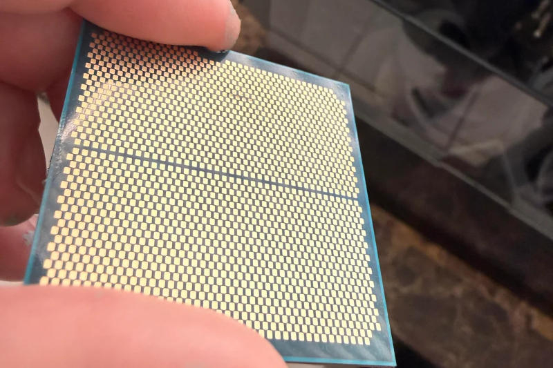 Aktualizace BIOSu se ukázala být zbytečná: Ryzen 7 9800X3D stále selhává na základních deskách ASRock