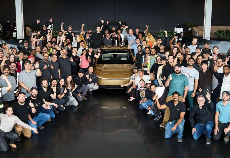 Elon Musk znovu oznámil zahájení výroby bezpilotního taxi Tesla Cybercab