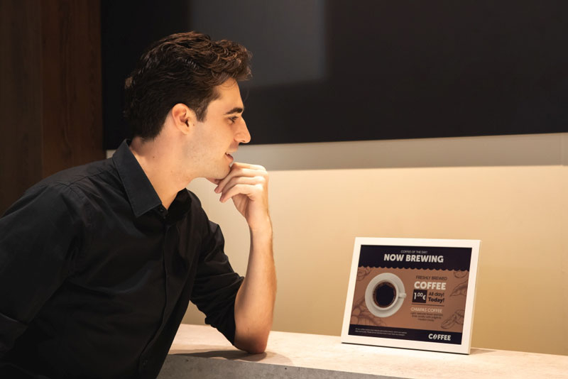 Samsung debutuje jedinečný displej E‑Ink s barevnými elektroinky vyrobenými z fitoplanktónu.