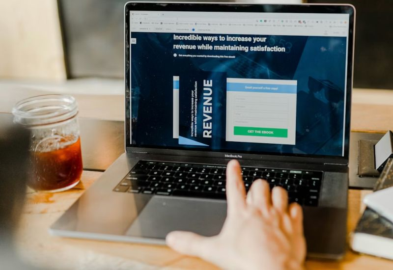 Aplikace umělé inteligence při spuštění přitahují více příjmů než tradiční, ale jejich udržení uživatelů rychle klesá