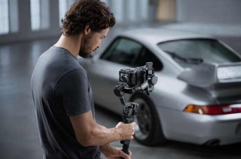 DJI vydala lehký stabilizátor RS 5 určený pro kamery do 3 kg.